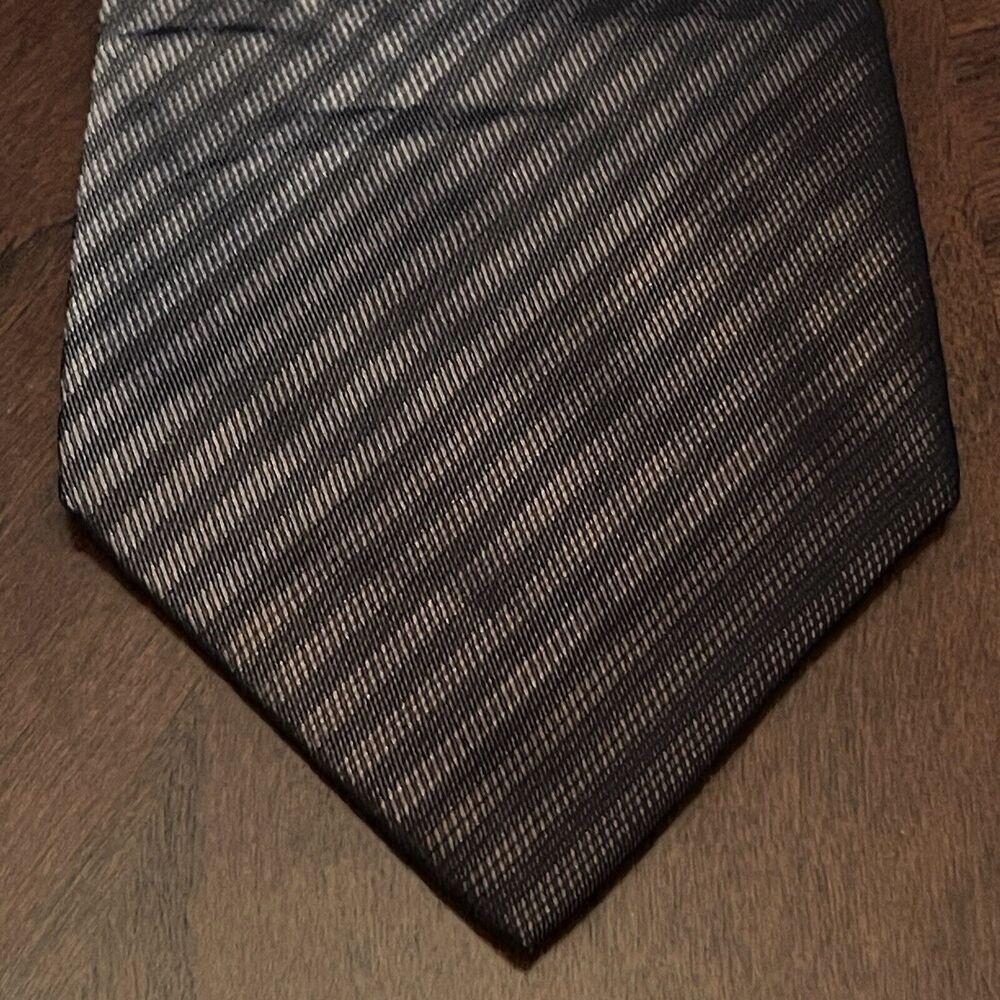 Kenneth Cole Reaction Brown 100% Silk Men’s Neck Tie Made In China